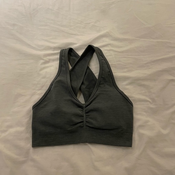 Alphalete amplify sports bra in titanium - Picture 9 of 13